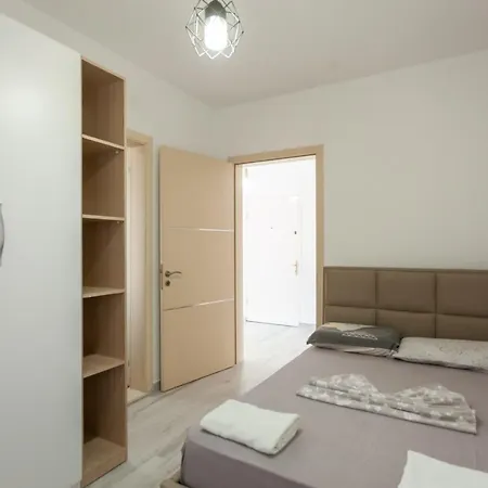 Mabel's Home. Modern * Golem (Tirana)