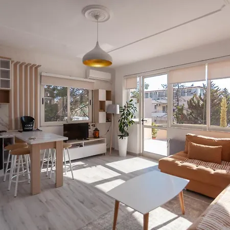 Mabel's Home. Modern Apartment Golem (Tirana)