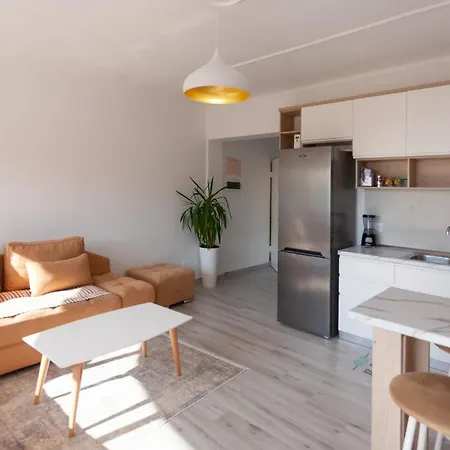 Mabel's Home. Modern